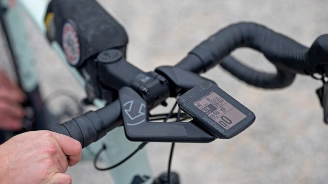 PRO Compact Carbon Clip-On mini aero bar review offers more flexibility, more speed